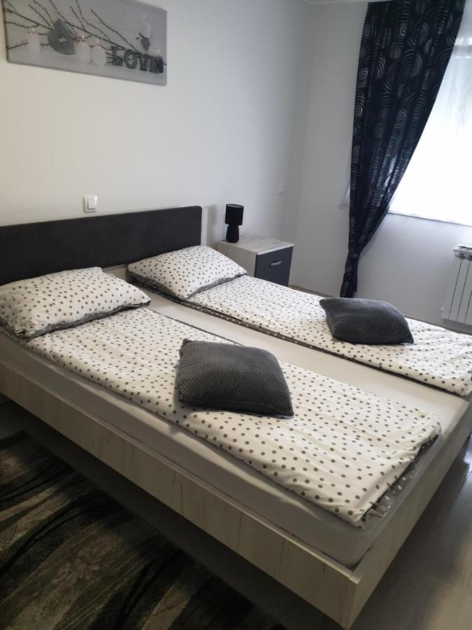 Apartman Lela Karlovac Exterior foto